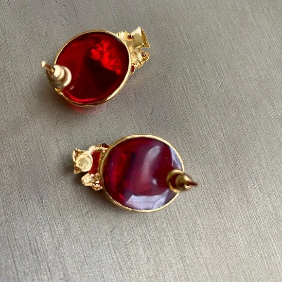 NWOT- Gripoix Paris-Back to Rome Cameo stub Earrings with Cameo